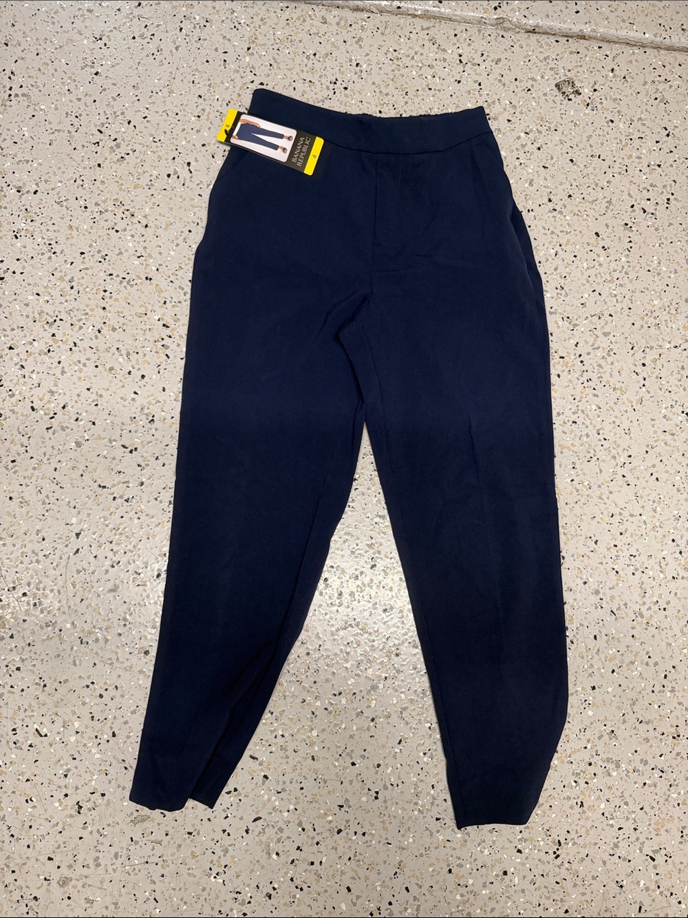 Banana republic women’s  Navy Knit Tapered Pants